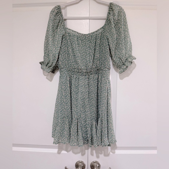 NWTFrancesca‘s Square Neck, Bell-Sleeved Dress, XS Green - Picture 2 of 5